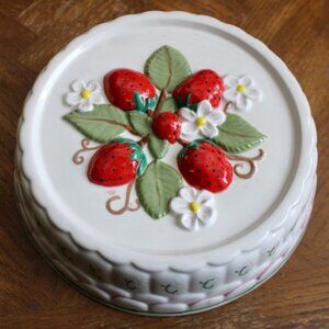 Vintage 80's Ceramic Strawberry Floral Cake/Jello Mold Decorative Wall Hanging